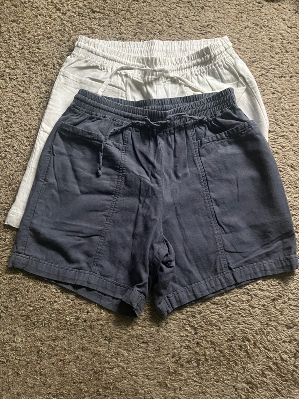 Gloria Vanderbilt High-Waist Drawstring Shorts in Navy and White